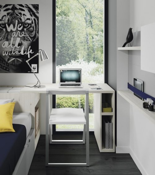 Ce bureau d'étude se dilate lorsque vous en avez besoin et peut être rangé lorsqu'il n'est pas utilisé.