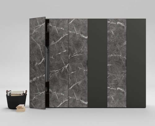 Armoire à charnières avec portes combinant finition en pierre et couleur.